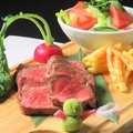 料理メニュー写真 国産牛モモステーキ～ベルギーポテト添え～