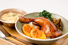 鶏もも肉の醤油煮込み丼