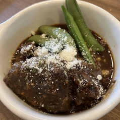 牛ホホ肉の赤ワイン煮