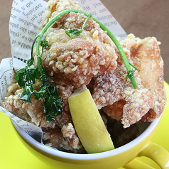 自慢の鶏の唐揚げ