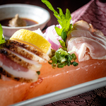 旨味成分を包み込んだ歯ごたえのある「総州 紅楽美」のタタキもどうぞ♪