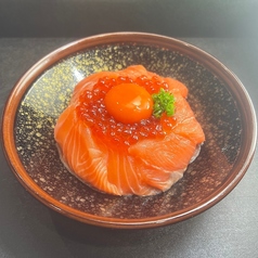 サーモンといくらの親子丼