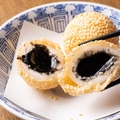 料理メニュー写真 黒ごま団子（２ヶ）