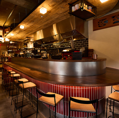 3～4人でも利用しやすいＵタイプ席もあります。秋葉原/岩本町/裏秋葉原/居酒屋/バル/創作料理/和食/貸切/女子会/デート/宴会/歓送迎会/誕生日/記念日/ディナー/一人飲み