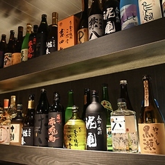 季節の食材を使用した逸品と豊富なお酒