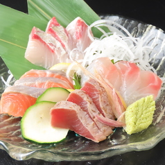新鮮なお刺身も多数ご用意◎鮮魚を盛り合わせでご堪能♪