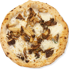 ２時間ローストした５種のきのことスモークモッツァレラチーズのクリームソース