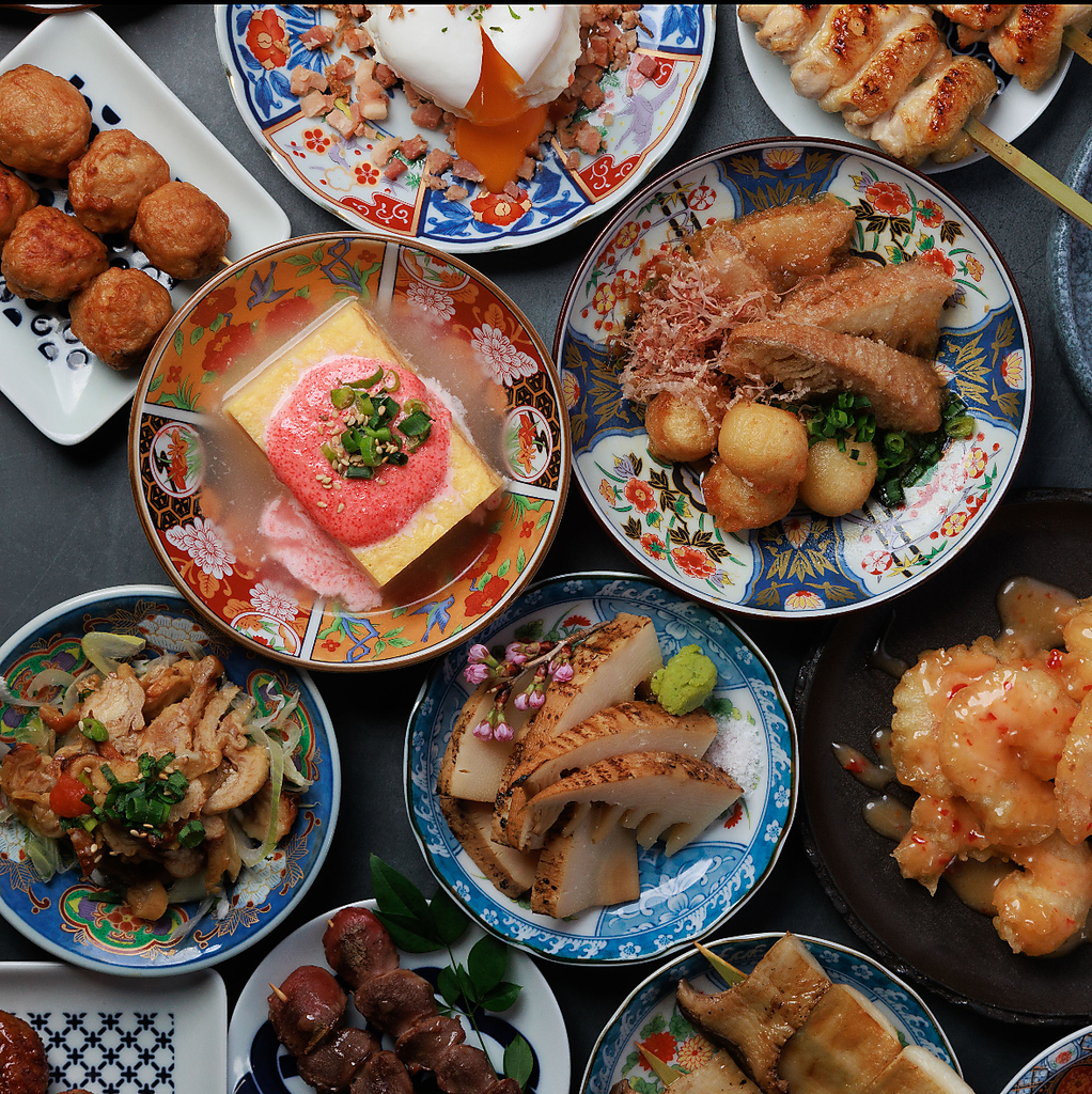 飲み放題付きのコースは4500円～コースご利用の方限定のお得なクーポンもございます。