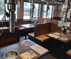 テーブル席※写真は系列店