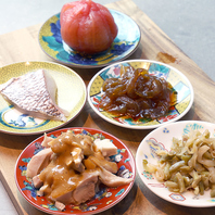 まずはコレ！彩り豊かな本格中華の前菜5種盛◎