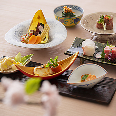 [飯田橋駅5分]接待やお祝いの席、会食等、様々な目的に合わせてご利用いただけます。