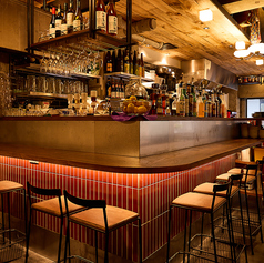 カウンター席は全部で17席ご用意。秋葉原/岩本町/裏秋葉原/居酒屋/バル/創作料理/和食/貸切/女子会/デート/宴会/歓送迎会/誕生日/記念日/ディナー/一人飲み