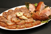 韓国本場の味、コラーゲン豊富な豚足