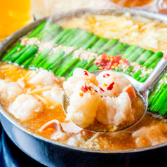 博多鉄鍋餃子ともつ鍋 バリ酒場の特集写真