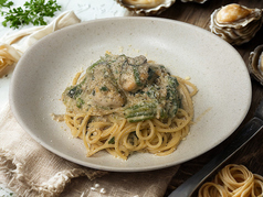 牡蠣と法蓮草のチーズクリームパスタ