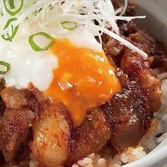 牛すじ温玉丼（並盛）