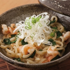 香り抜群!海老焼きうどん