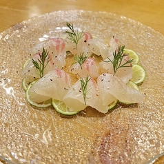 真鯛とすだちの塩カルッパッチョ