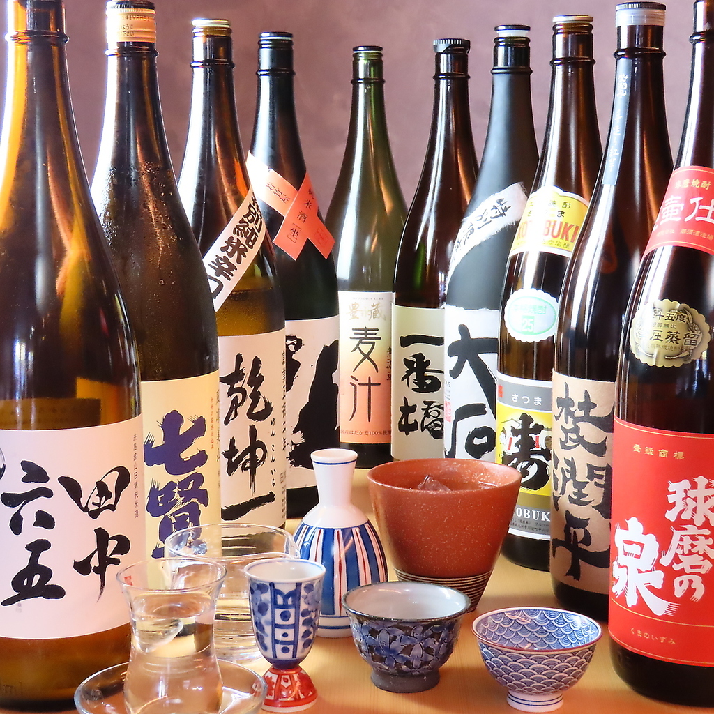 日本全国各地から取り寄せている自慢の焼酎！日本酒も熊本県産のものを中心に準備しております！