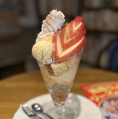 GIANT 地理ンゴ　Giant Apple parfait