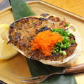 料理メニュー写真 蟹味噌入りズワイガニの甲羅焼き　カニたっぷり