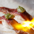 料理メニュー写真 和牛直火炙り寿司　1貫