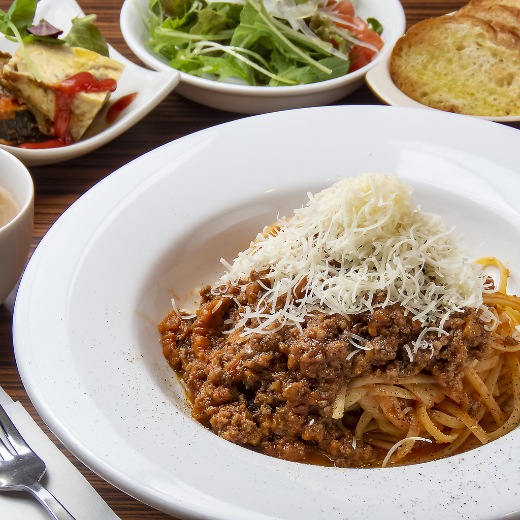 パスタのランチセットはボリューム、味ともに大好評！是非、ご賞味ください！
