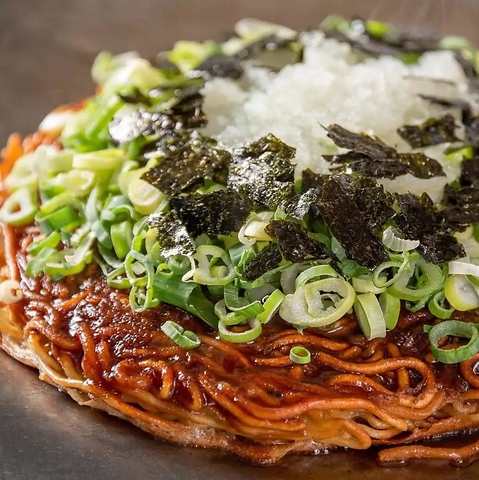 種類豊富◎パリパリ食感の府中焼きを堪能