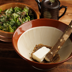 宮崎名物の冷や汁は絶品！冷や汁サラダも当店の名物♪