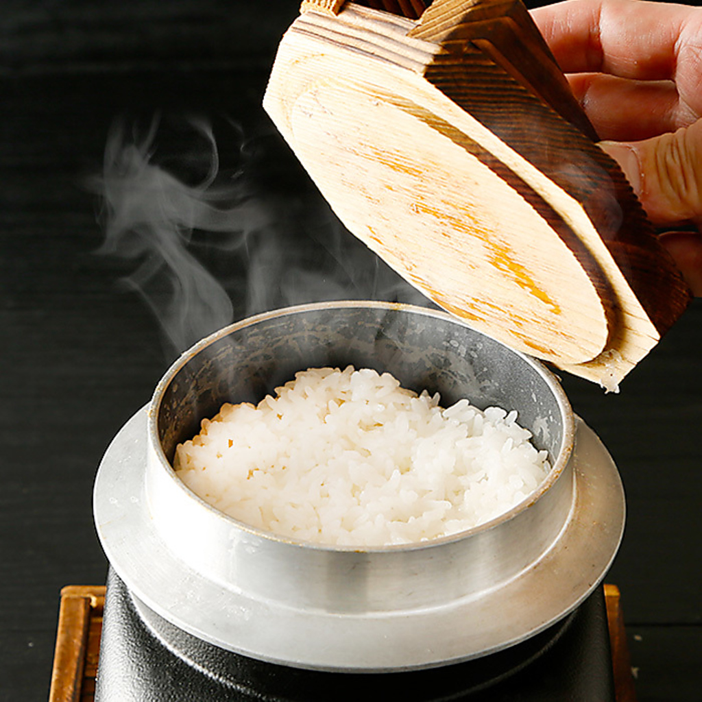 当店のお米はすべて、北海道産米を代表する銘柄「ななつぼし」を使用しております。