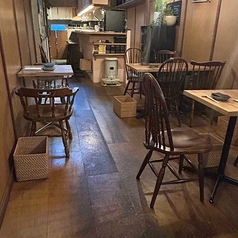 最大20名様までの大規模な集まりにも対応可能◎店内の貸切も承っており、周囲を気にせずプライベートなイベントや打ち上げを企画いただけます。木の温かみを感じる統一感のあるインテリアに囲まれて、特別な日のパーティーを華やかに♪