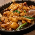 料理メニュー写真&nbsp;ピリ辛ホルモン焼き