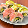 料理メニュー写真&nbsp;マグロとアボカドのカリフォルニアロール