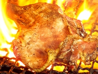 炭火の香りがたまらない自慢の地鶏もも焼き！