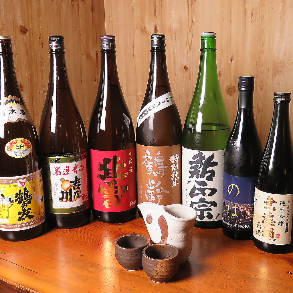 新潟の地酒を多数ご用意★旬の食材を使用した料理を肴に是非♪単品飲み放題+500円(税込)で地酒も◎