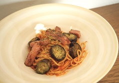 柚子香るベーコンと茄子のアラビアータの写真