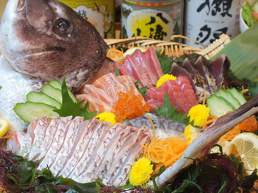 市場直送！厳選されたこだわりの鮮魚を使用した贅沢なお刺身をご用意しております♪