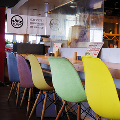 カウンター席もあります♪デートに◎カップルも女性同士でもお楽しみ頂けます。常連様に人気で、いつもご予約いただいております！