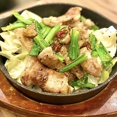 牛ホルモンの黒胡椒炒め