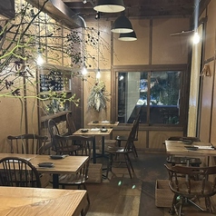最大20名様までの大規模な集まりにも対応可能です！周囲を気にせずプライベートなイベントや打ち上げを企画いただけます。木の温かみを感じる統一感のあるインテリアに囲まれて、特別な日のパーティーを華やかに♪大人数でのご利用についても、まずはお気軽にご相談ください。