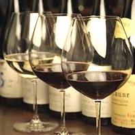 厳選フランス産ワイン/ボトル\3500～/グラス\700～