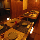 落ち着いた雰囲気の店内には、少人数から利用できる個室を完備しております。テーブル毎に仕切りがあり、プライベート感満載◎大切な方とゆったり食事を楽しめます♪