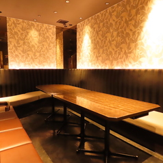 和風ドア付完全個室♪団体様でも着席可能♪ライベート個室充実!!4名様~OK★☆ゆったりくつろげる大人気個室は早めに!大人数のご宴会や歓送迎会・会社宴会・合コンなどに◎雰囲気ばっちりなので女子会や合コンにも大人気♪大切な一日は個室席をご利用ください♪♪
