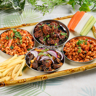 お酒と楽しむ◎アラカルト料理も多彩なラインアップ！