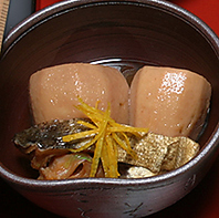 一子相伝の名物「いもぼう」と職人技が光る京料理