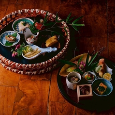 素材本来の旨味を引き出した様々な日本料理