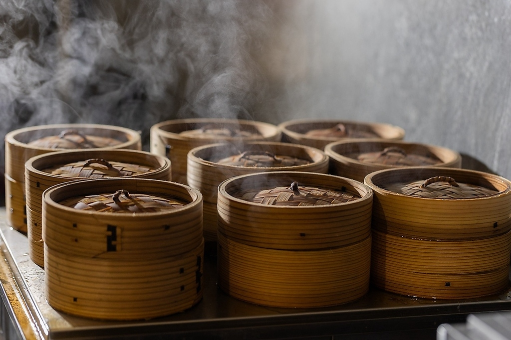 蒸すことによって旨味が詰まったお料理の数々◎鶏焼売などジューシーなお料理をお楽しみください♪