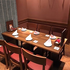 4名様～6名様用。少人数向けの個室です。ご家族、気の合う仲間同士でご利用頂けます♪