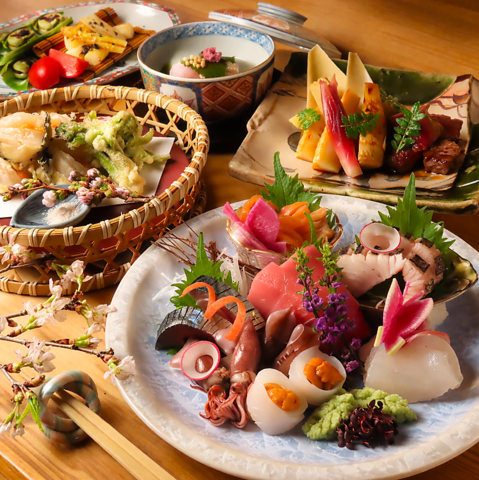 愛知、主に知多半島の食材を活かした 日本料理で会席・一品料理を楽しめます。