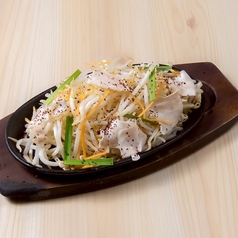 人気No.１　ピリ辛ガーリックもやし炒め